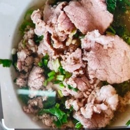เกาเหลาไม่ใส่เครื่องในหมูเด้งกระดูก