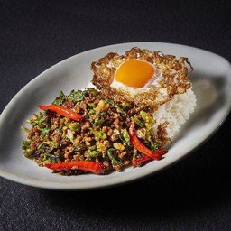 กะเพราหมูสับไข่เป็ดดาว
