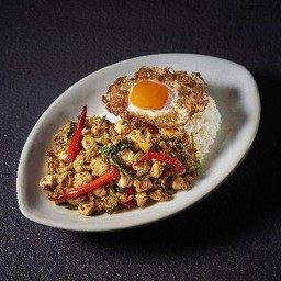 กะเพราอกไก่ไข่เป็ดดาว