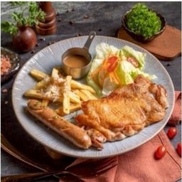 สเต็กไก่ย่างและไส้กรอกไก่เยอรมัน