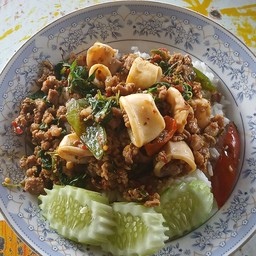 กระเพรา หมู หมึก