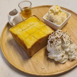 Honey toast (ฮันนี่โทสต)