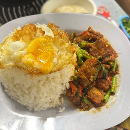 ผัดพริกแกงหมู