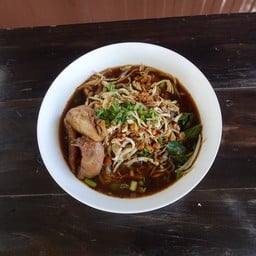 ก๋วยเตี๋ยวไก่ต้มยำ