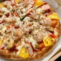 Seafood Supreme Pizza