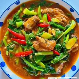 ข้าวคะน้า ปลากระป๋อง