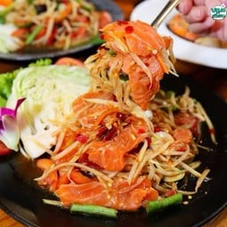 Som Tum With Salmon