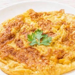 ไข่เจียวหมูสับราดข้าว