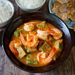 แกงส้มชะอมกุ้ง