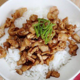 ข้าวหมูกระเทียม
