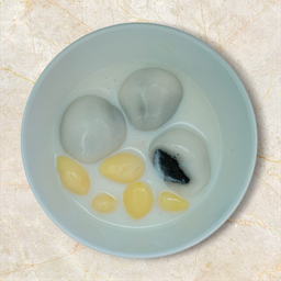 นมสดแปะก๊วยบัวลอย