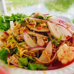 ยำมาม่า รวมมิตร