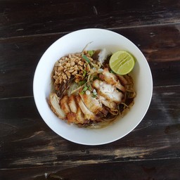 บะหมี่ยำน้ำขลุกขลิก