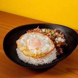 ข้าวหน้าเนื้อใบพาย (ฟรีไข่ดาว)