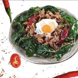 ข้าวหน้าเนื้อผัดกระเพรากรอบ