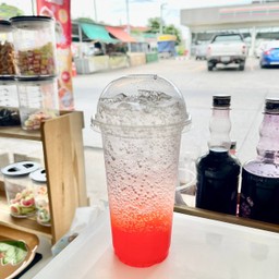 น้ำสตอเบอรี่โซดา