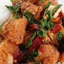 ข้าวกระเพราไก่กรอบ