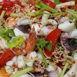 ยำมาม่าทะเล