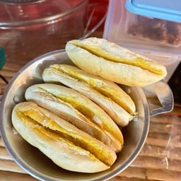 ขนมปังปิ้งเนยนม