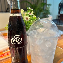 น้ำโค้ก+น้ำแข็ง