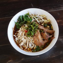 ก๋วยเตี๋ยวไก่ซูเปอร์แซ่บ