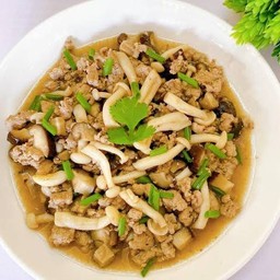 ข้าวเห็ดผัดหมูสับ