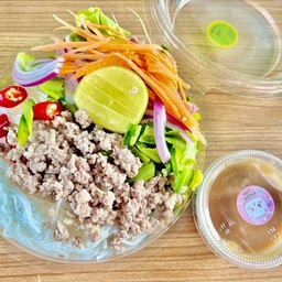 ยำขนมจีน หมูสับ