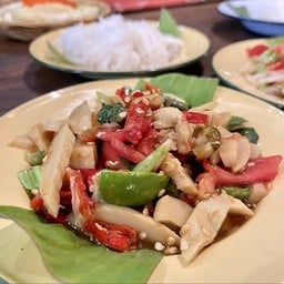 ตำหน่อไม้