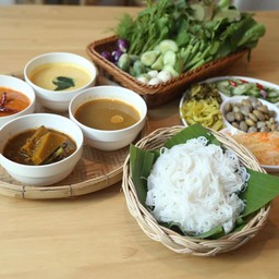 ชุดขนมจีน 4 น้ำยา