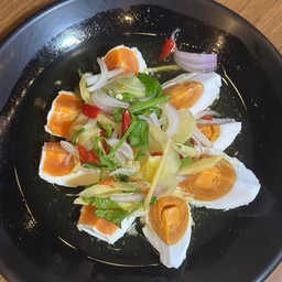 ยำไข่เค็ม