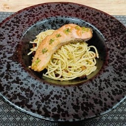 สปาเก็ตตี้แซลม่อนย่าง