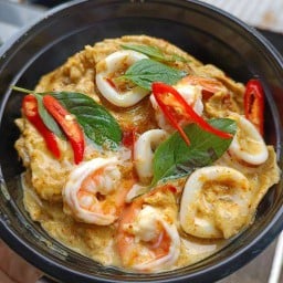 ข้าวไข่ข้น ครัวหลังบ้าน อมตะนคร ชลบุรี