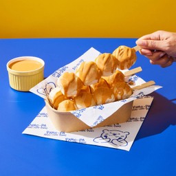 ขนมปังปิ้งเสียบไม้ย่างเนย รส ชาไทย