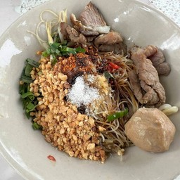 เจ็กก๊วงเตี๋ยวเรือ