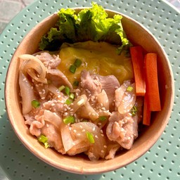 หมูสไลด์ผัดซอสเทอริยากิไข่ข้น