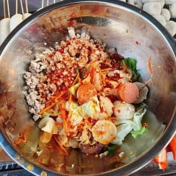ยำลูกชิ้นเสียบไม้&ชาบูเสียบไม้ byเจ้จูน