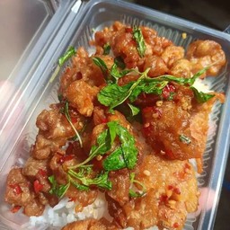 กะเพราไก่กร๊อบกรอบเเอบแซ่บ