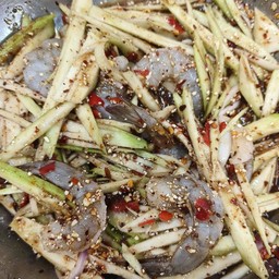 ก้อยมะม่วงกุ้งสด