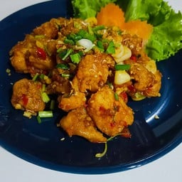 ข้าวไก่กรอบคั่วพริกเกลือ