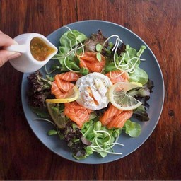 สลัดแซลม่อน