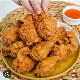 ปีกไก่บนทอดร้อนๆ 3 ชิ้น