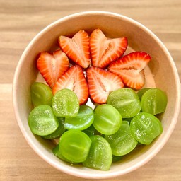 สตอเบอรี่ออสเตรีย+ องุ่นไซมัตคัส