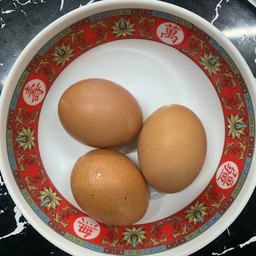 ไข่ไก่ลวก (ฟองละ)