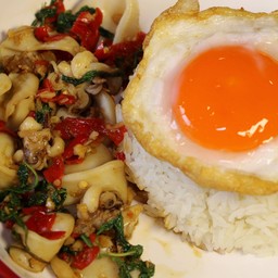 กะเพราปลาหมึก