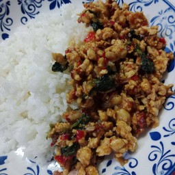 ข้าว กะเพราไก่สับ