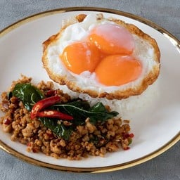 ข้าวกะเพราเนื้อสับ