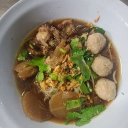 ก๋วยเตี๋ยวเนื้อ