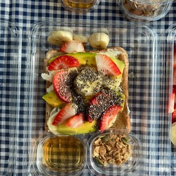 DIY - แซนด์วิชกรีกโยเกิร์ต (ขนมปังโฮลวีท)