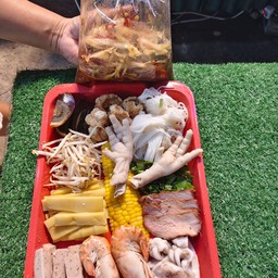 ตำถาดบ้านนา แซ่บนัวร์ ชุดครอบครัว