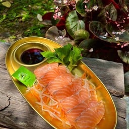 แซลมอนซาซิมิ